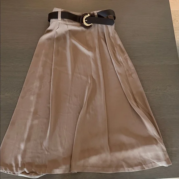 Zara - Picture 1 of 4